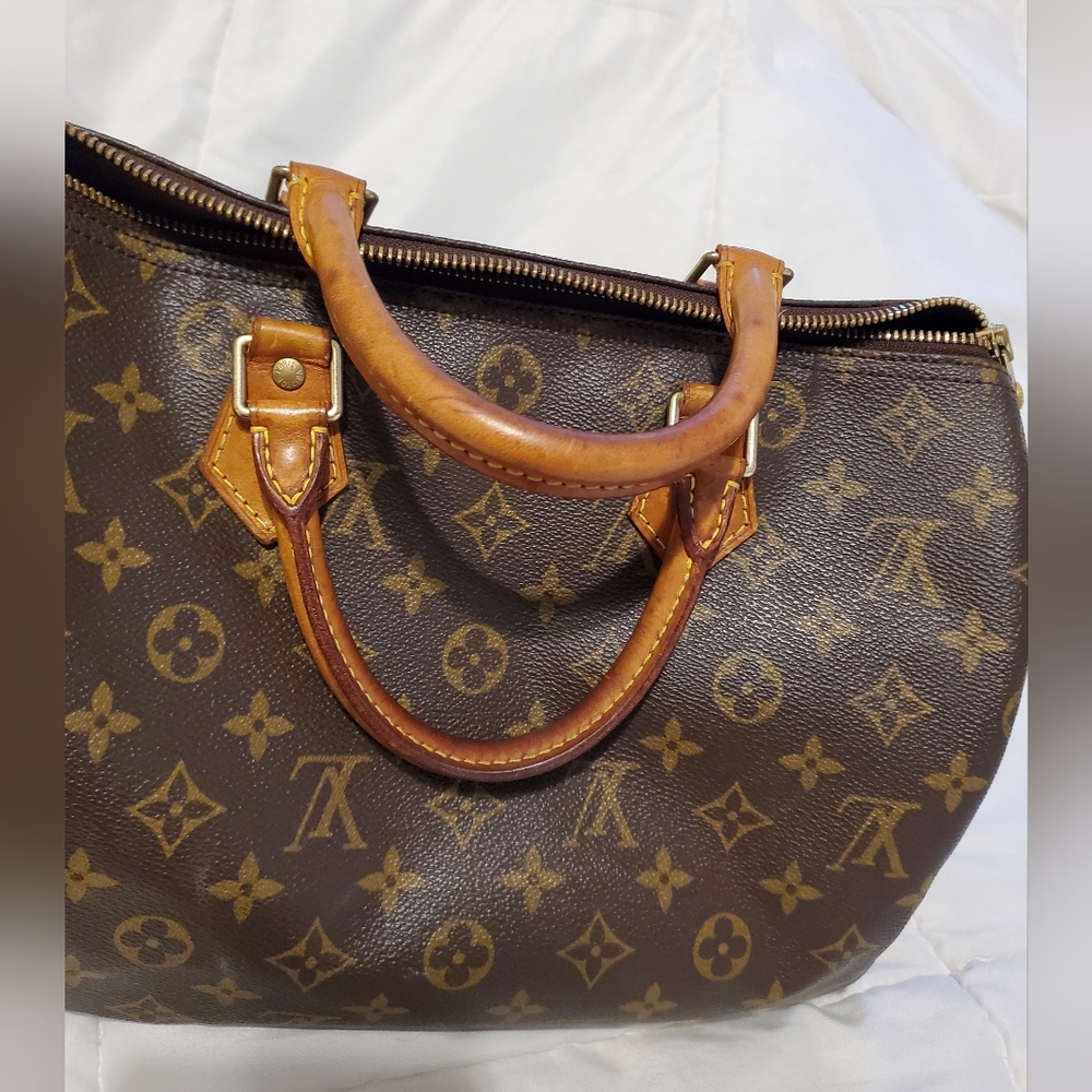 Authentic LV Speedy 30